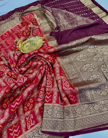M-4 Red colour Banaras Maahru Bandini saree