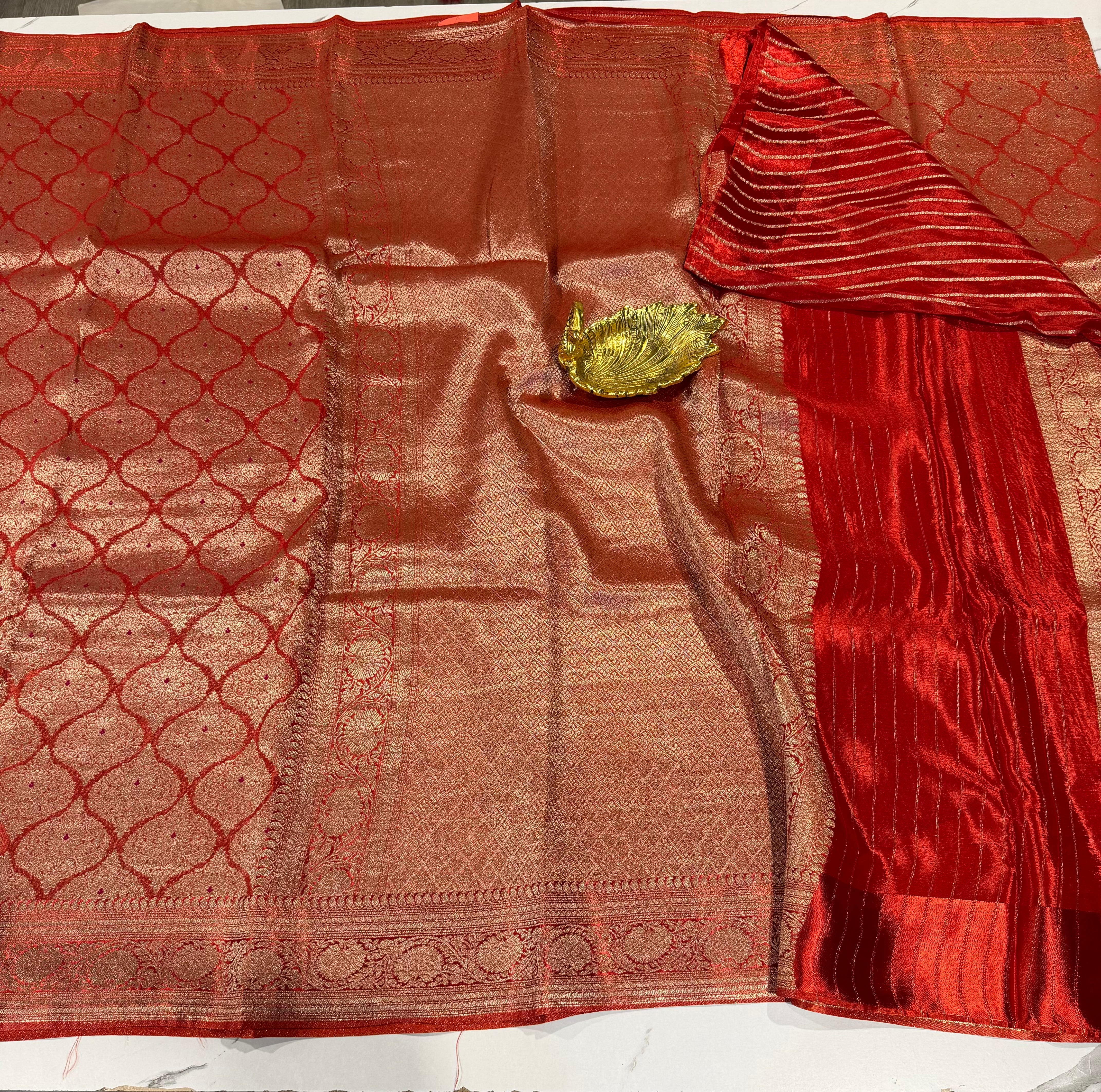 GS-4400 red banaras crepe saree