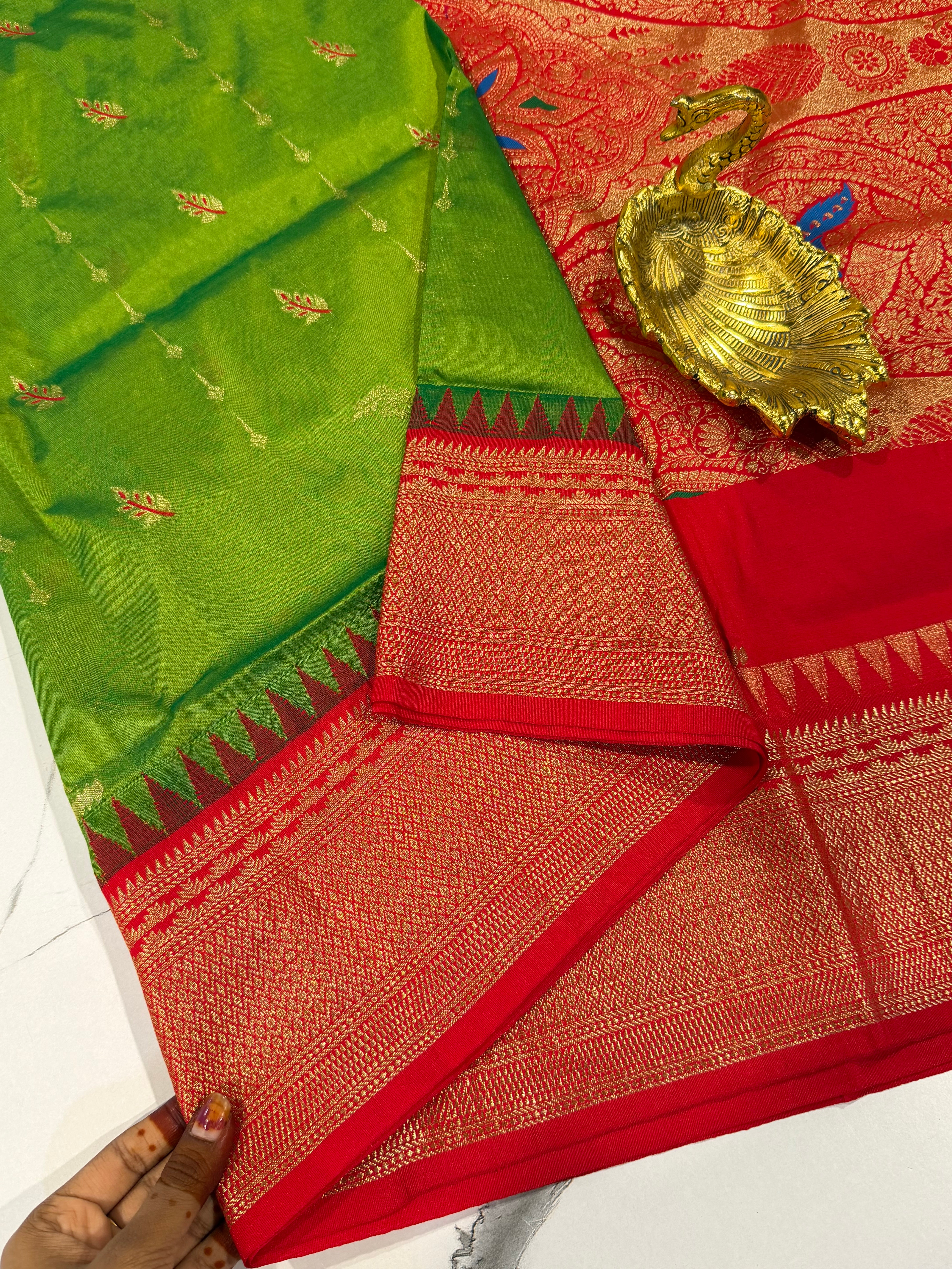LD-NL35 semi narayanpet pattu green and red border saree