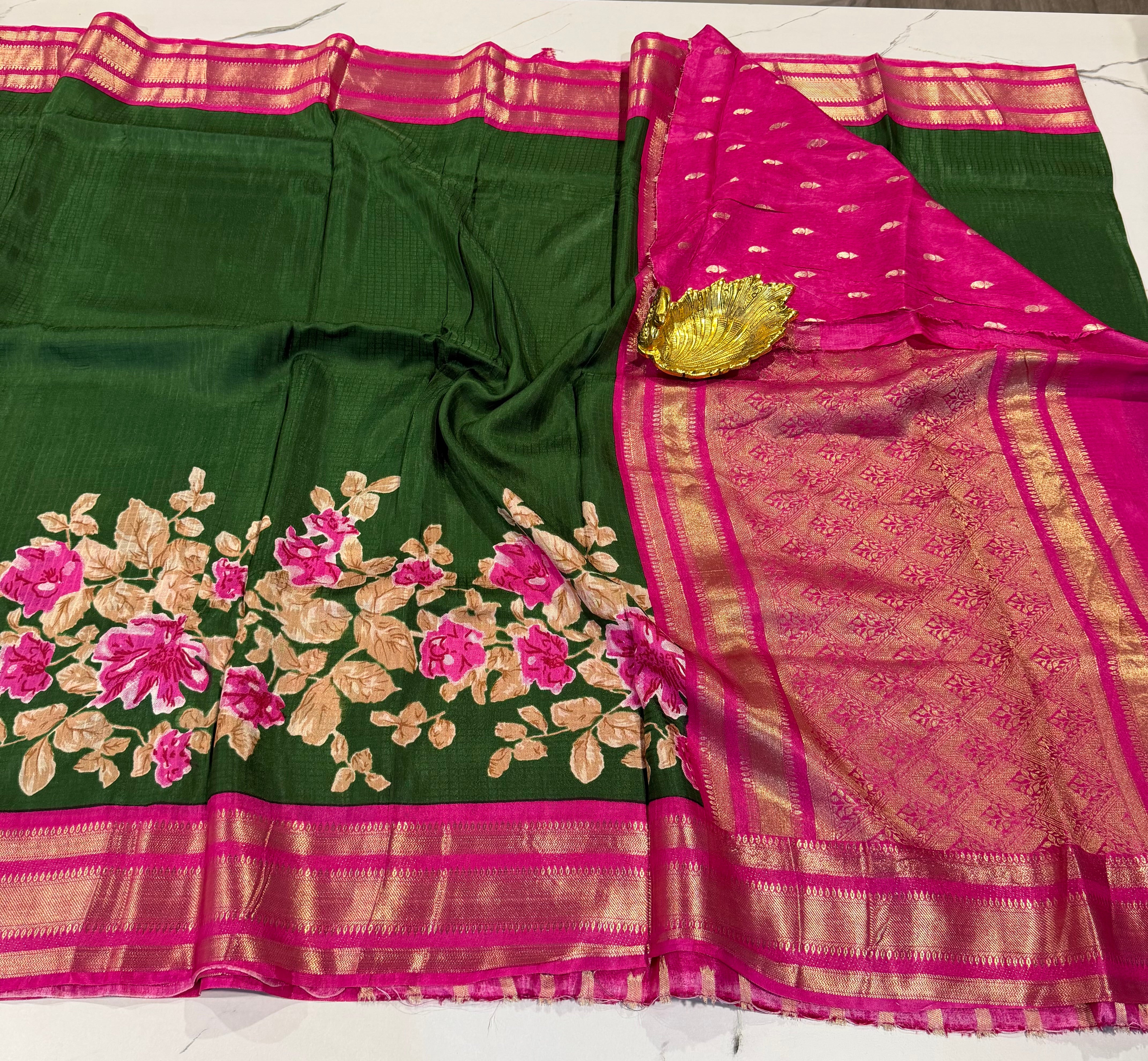 LD-M2650 green n pink borders mysore crepe saree
