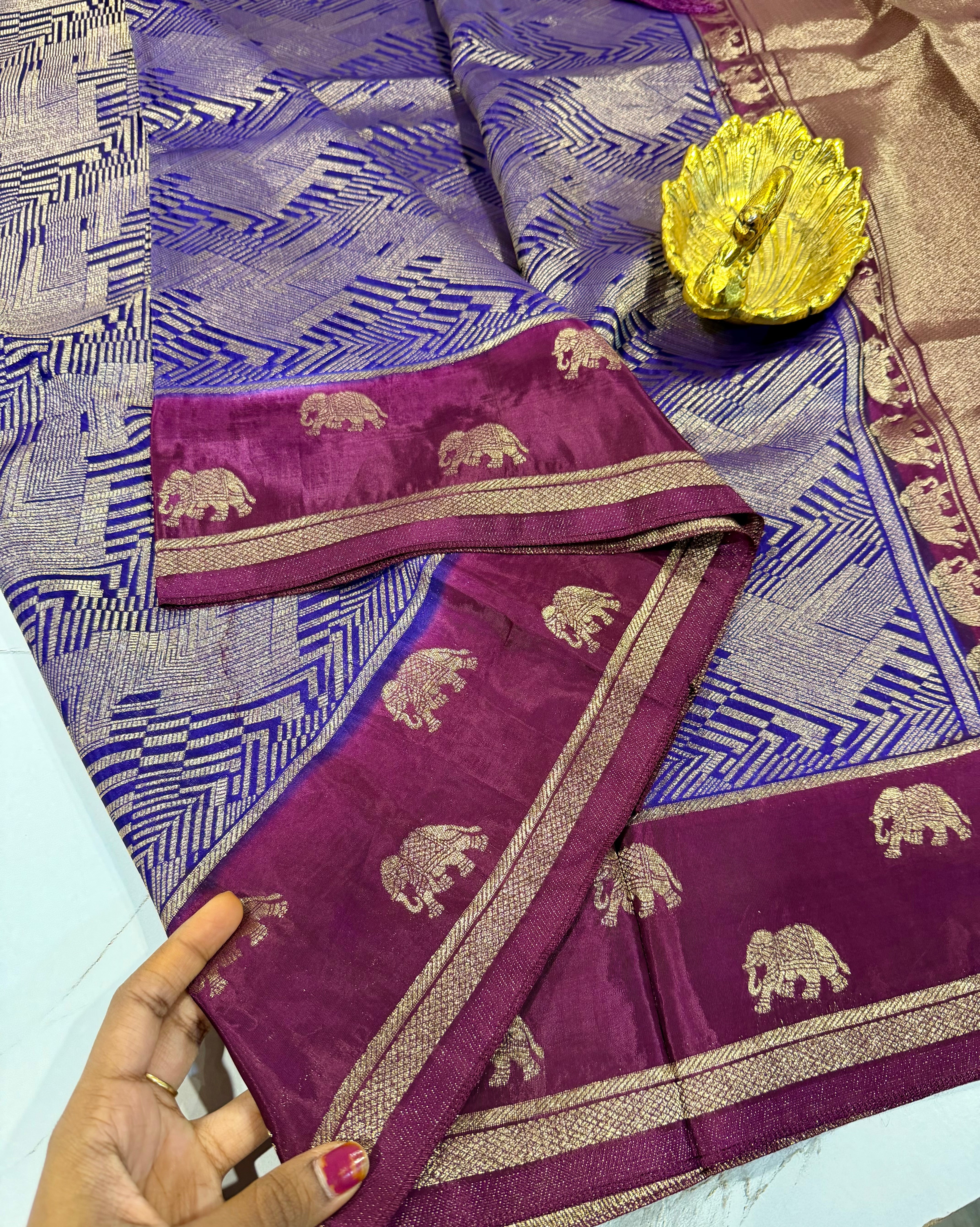KW-2549  blue n wine border saree Kanchi green mango