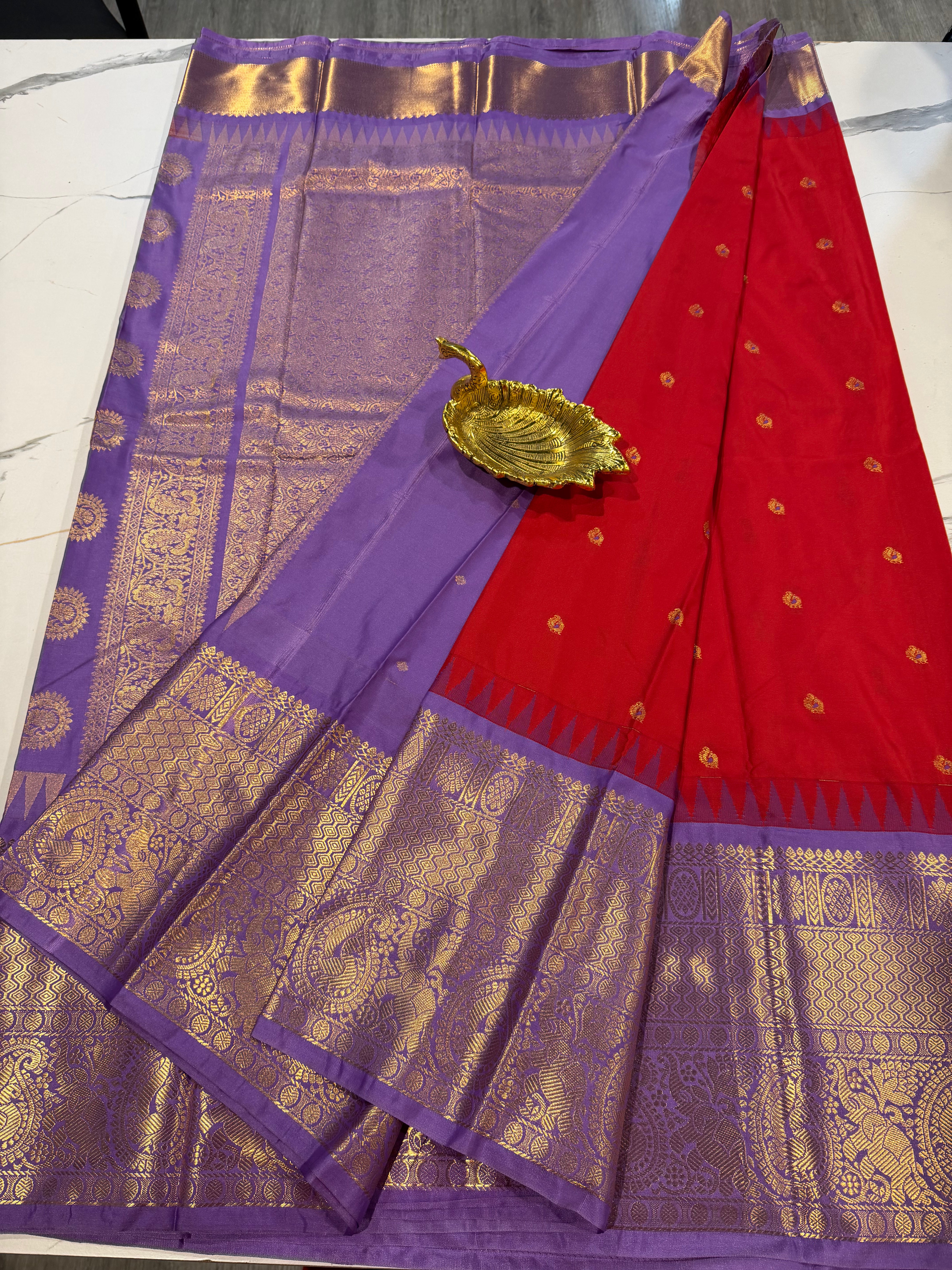 VG2 vintage gadwal red n lavender border saree