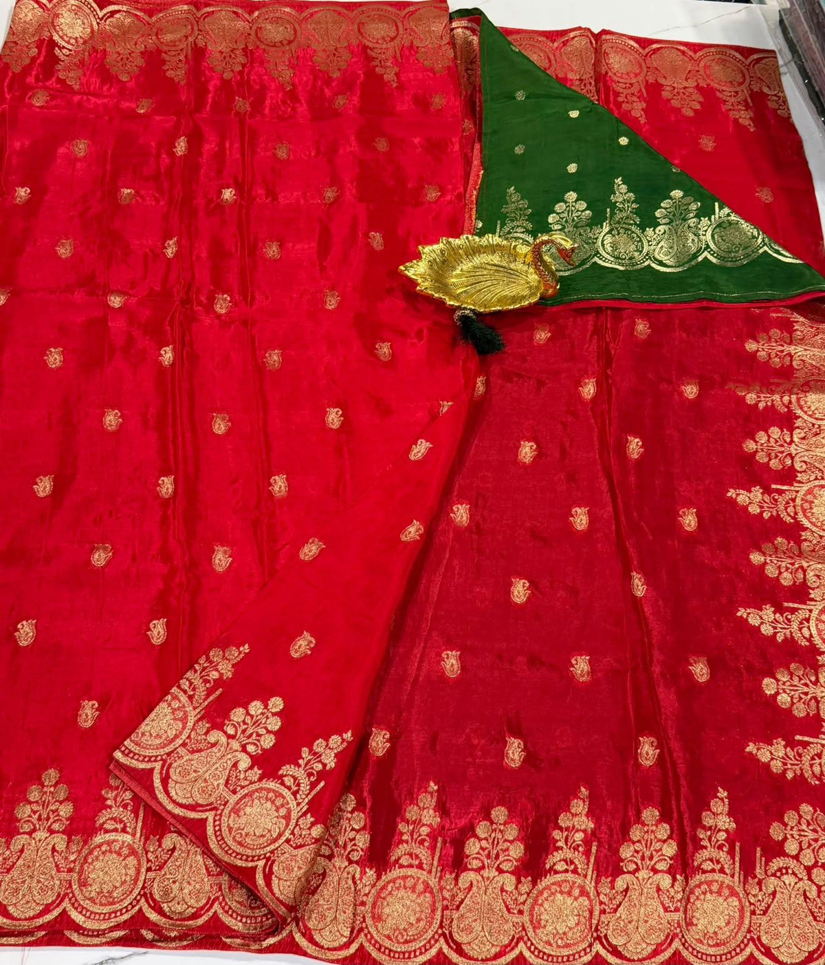 HS-2550 Red colour Ho crepe saree
