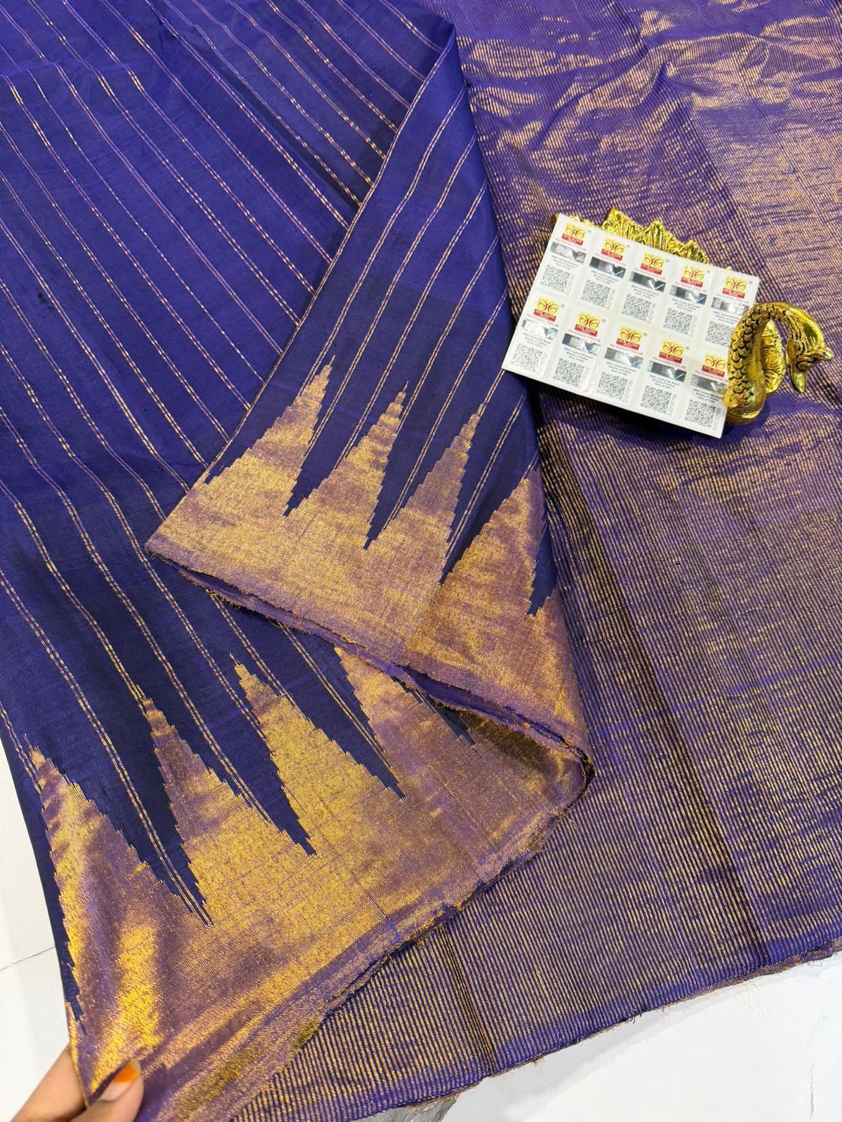 GA-14 Dark blue colour Pure silk handloom Gadwal borders sarees
