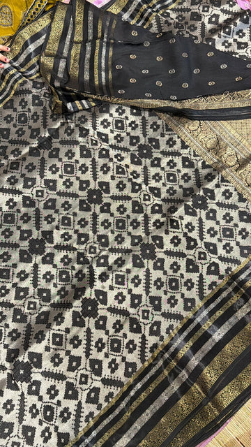 P-3900 Black colour patola saree