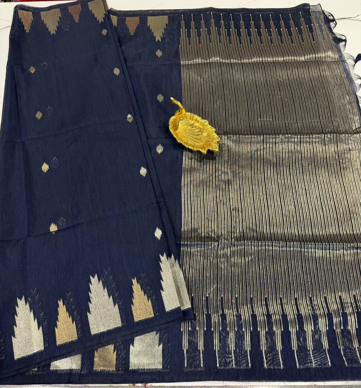 TL-1550 Navy Blue colour Linen jamdani temple saree