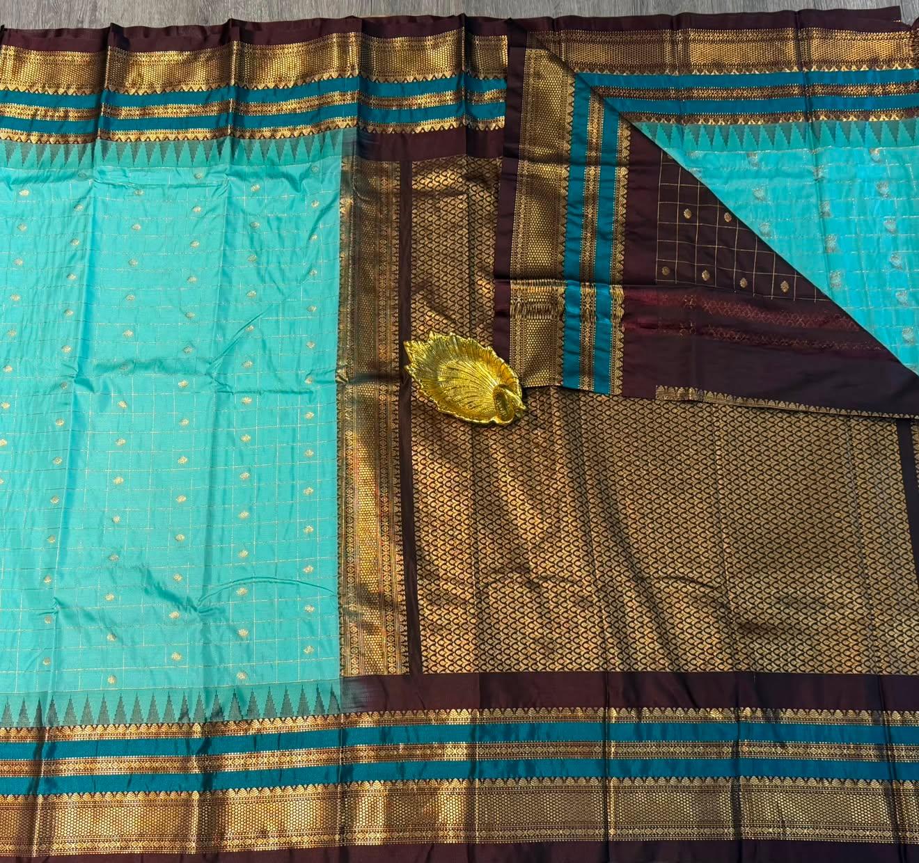 LD-G28 vintage Semi kanchi gadwal blue and  gap boarder with checks