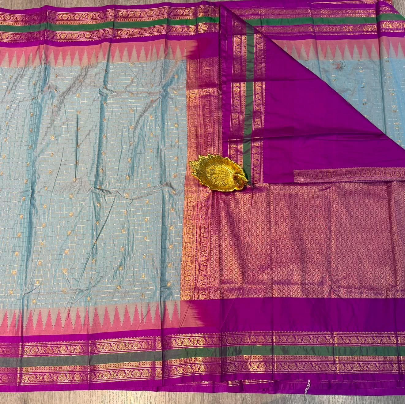 LD-G28 vintage Semi kanchi gadwal gray and gap boarder with checks