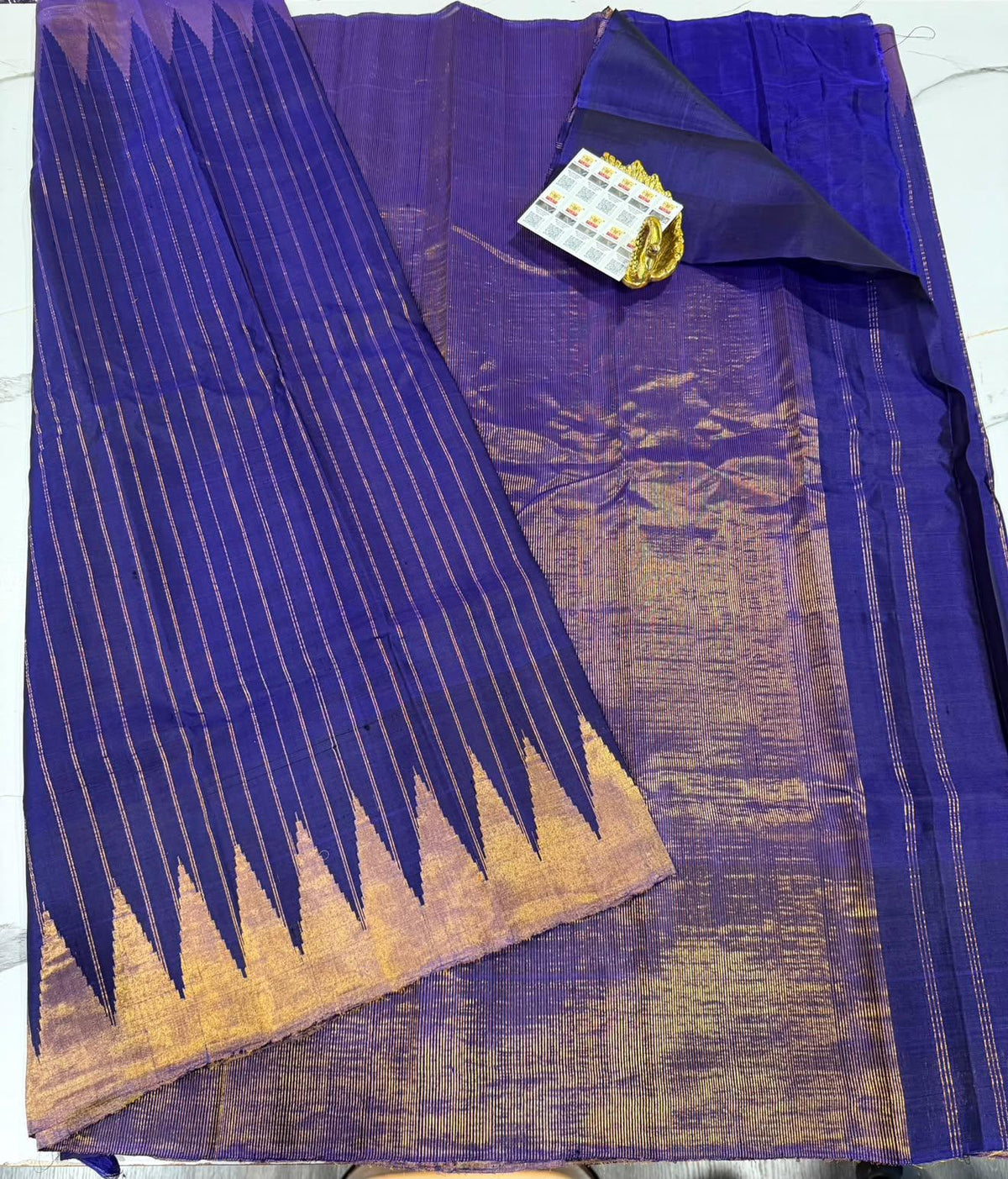 GA-14 Dark blue colour Pure silk handloom Gadwal borders sarees