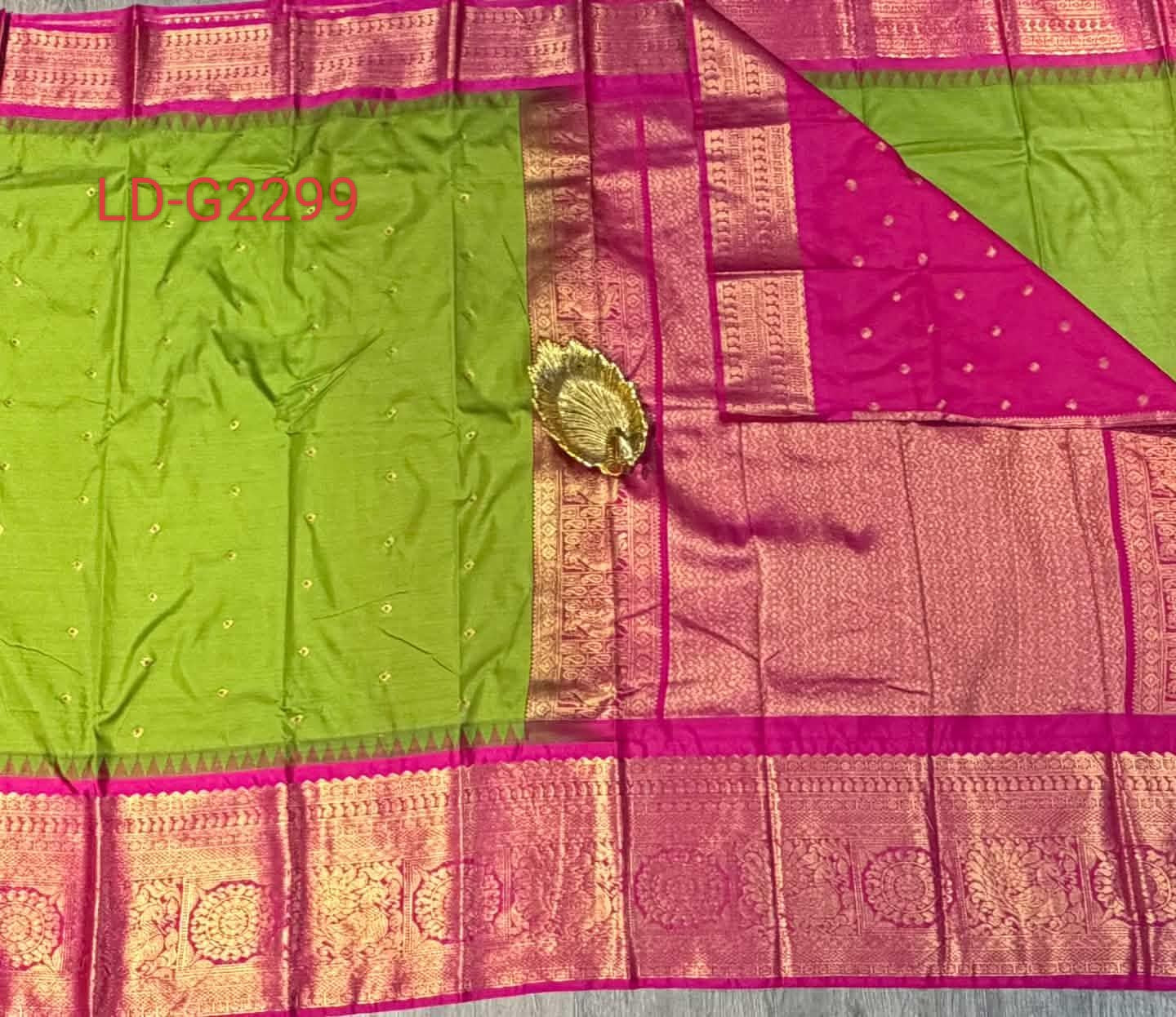 LD-G2299 vintage Semi Gadwal parrot green and pink with butta saree