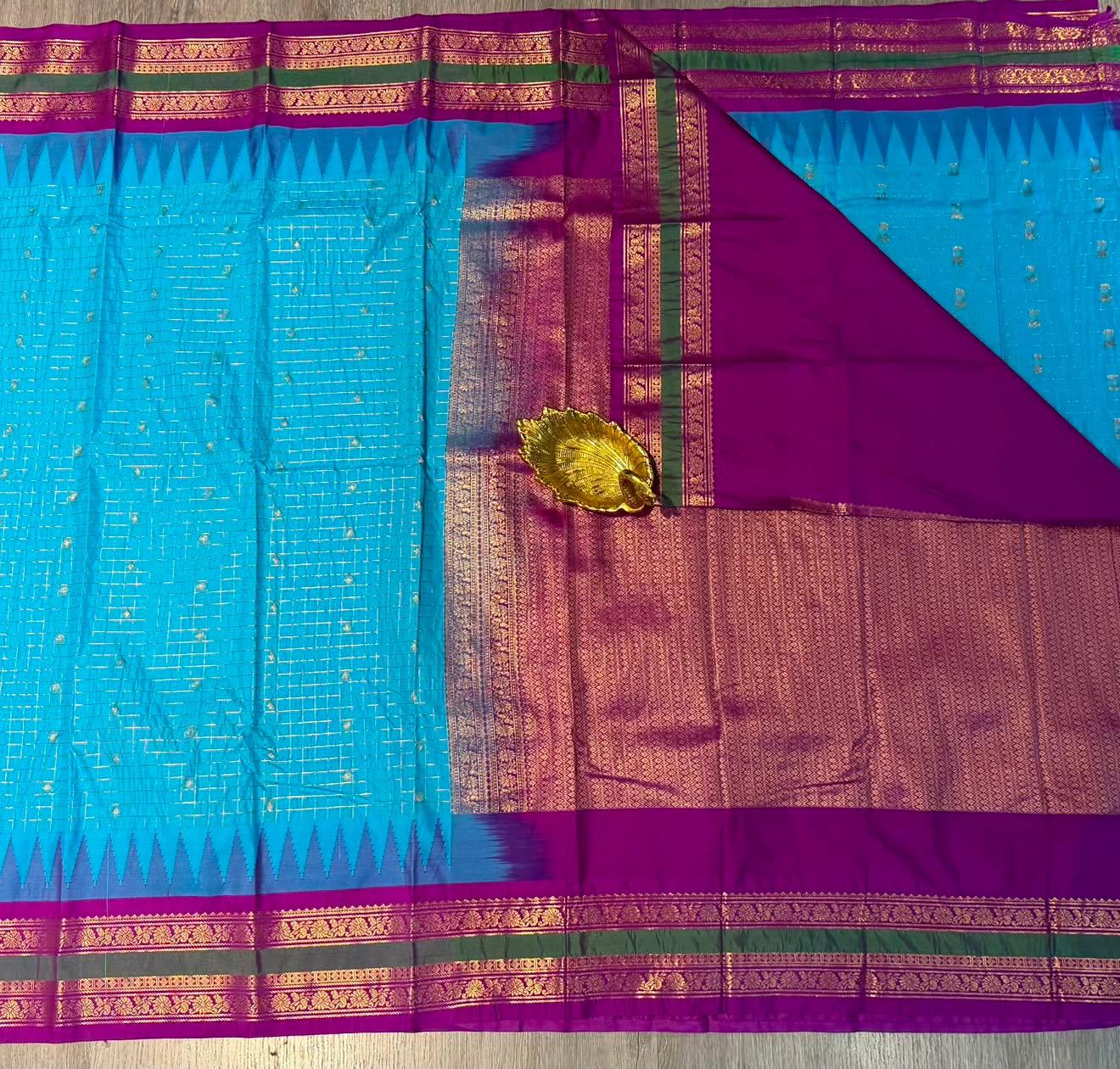 LD-G28 vintage Semi kanchi gadwal sky blue and gap boarder with checks