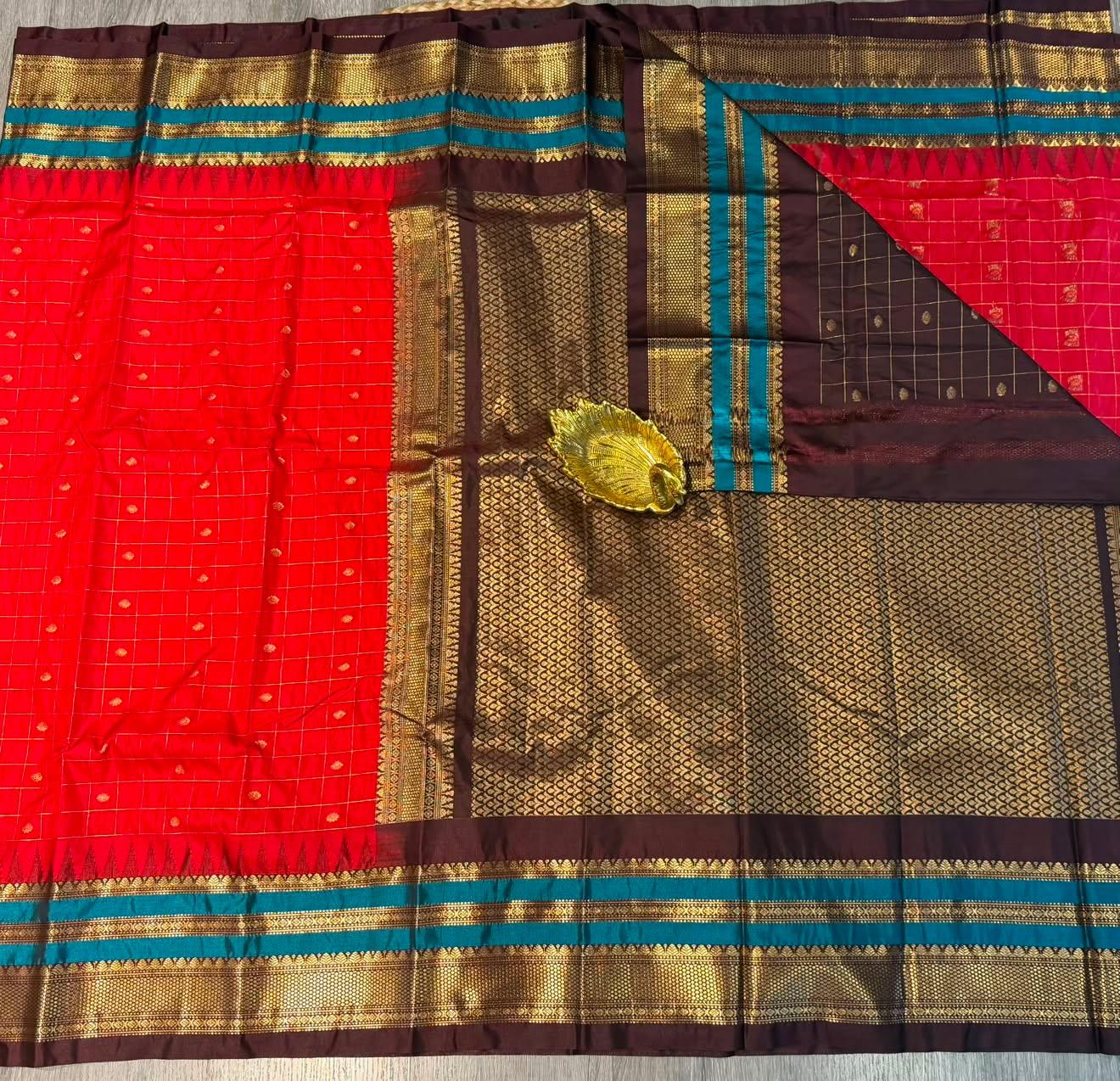 LD-G28 vintage Semi kanchi gadwal red and  gap boarder with checks