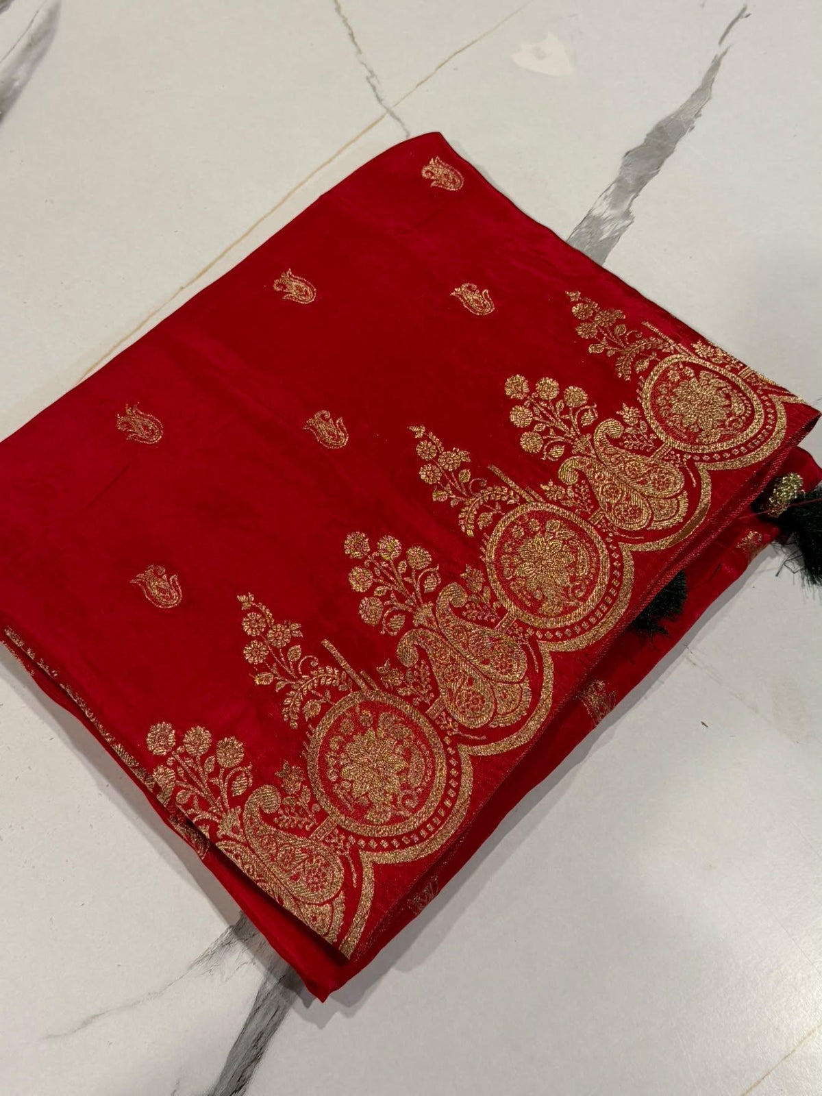 HS-2550 Red colour Ho crepe saree