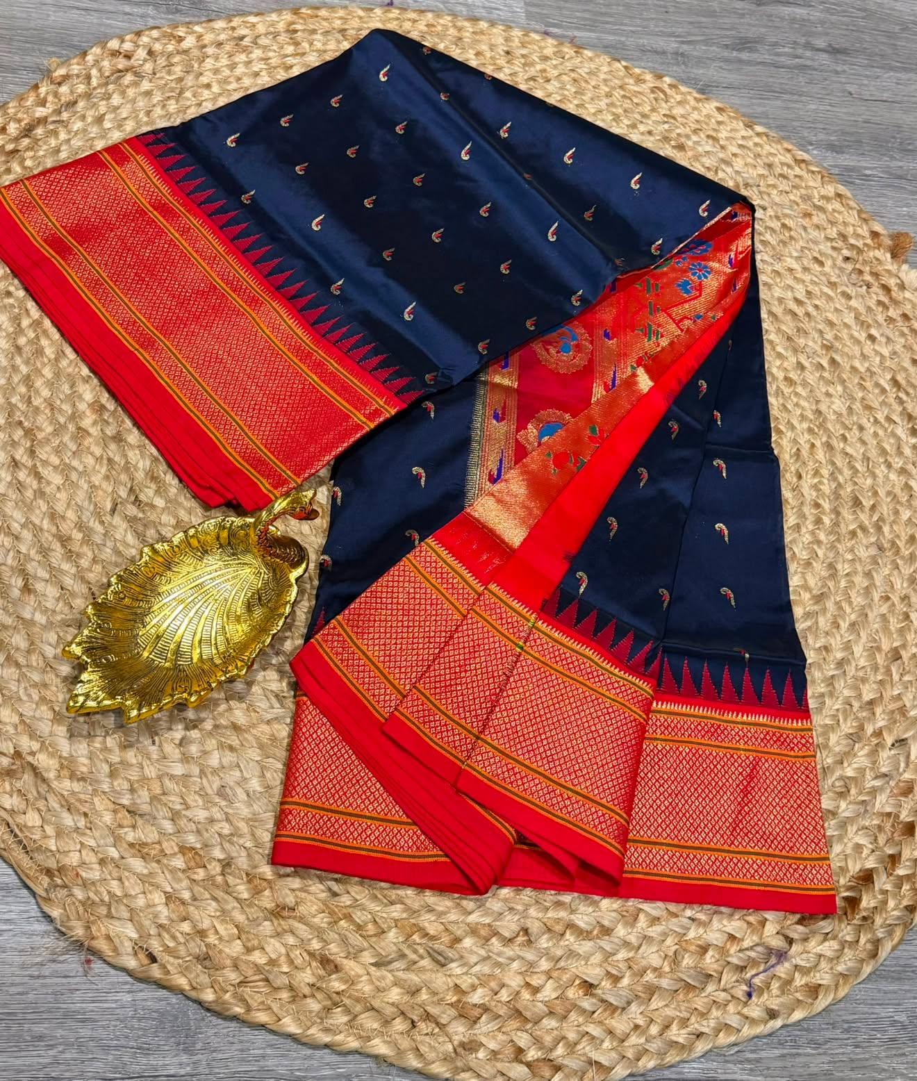 LD-N9  Navy blue n red saree Narayanapet semi pattu  muniya butta
