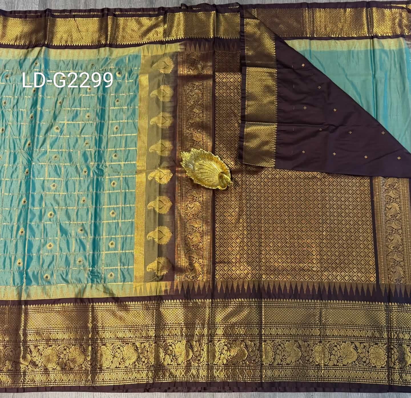 LD-G2299 vintage Semi Gadwal rama blue and brown with checks sareee