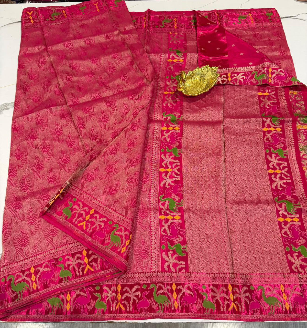 T-2998 Pink colour banaras tissue Mashru borders saree