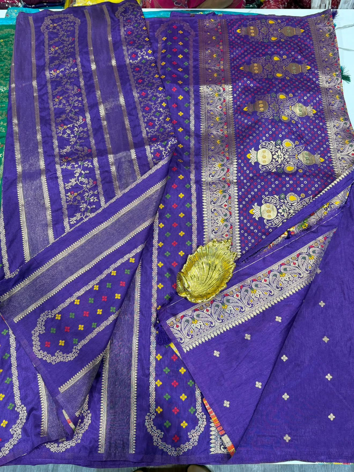 Mc-1399 Violet colour Moonga crepe vertical lines saree