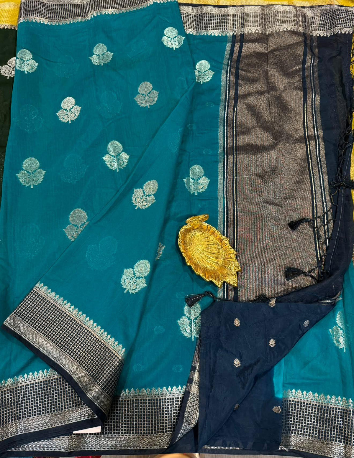 KB-1750 Krishna blue n navy blue colour Banaras vintage kota saree