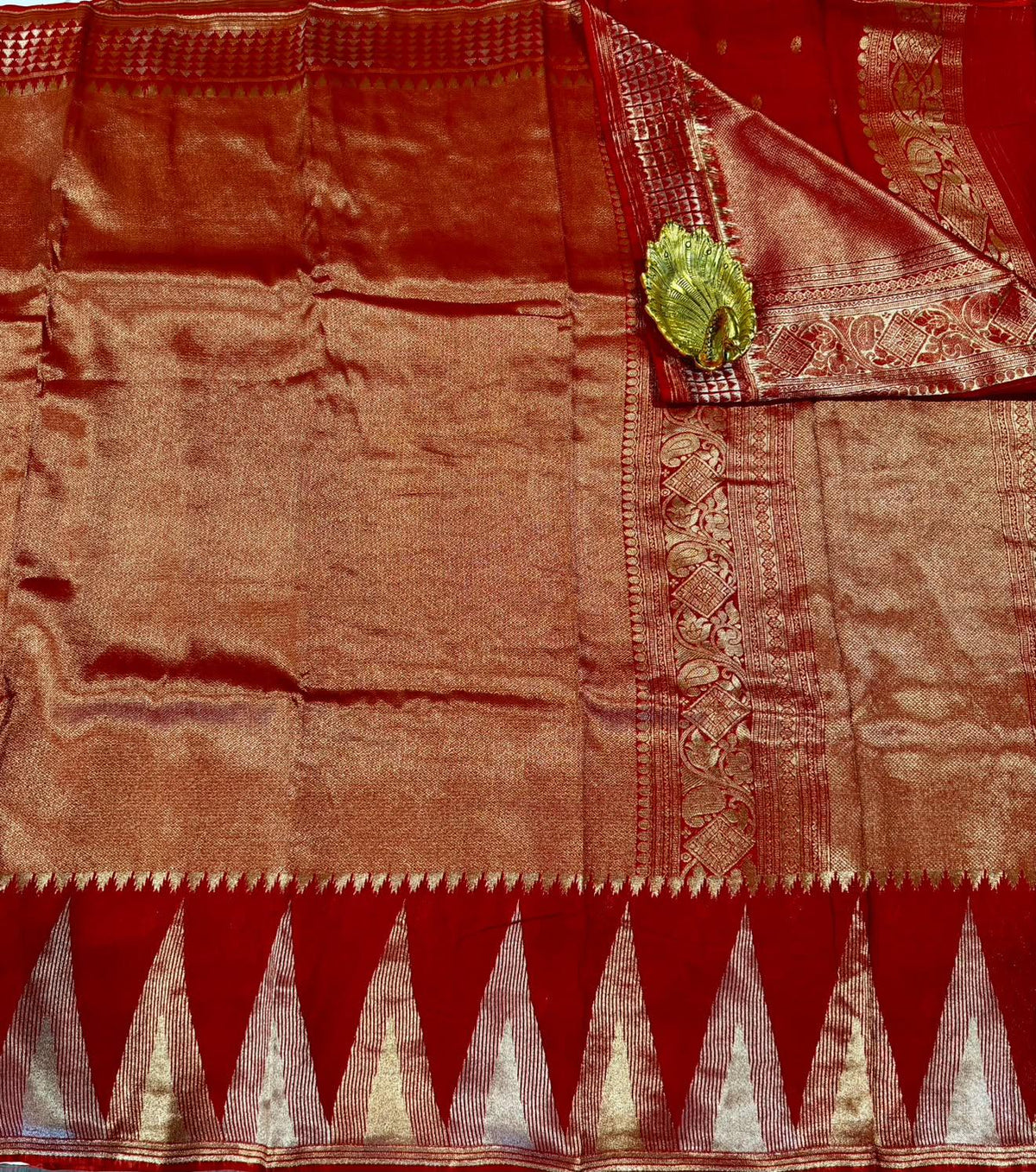 MS-4600 Red colour Temple tissue saree