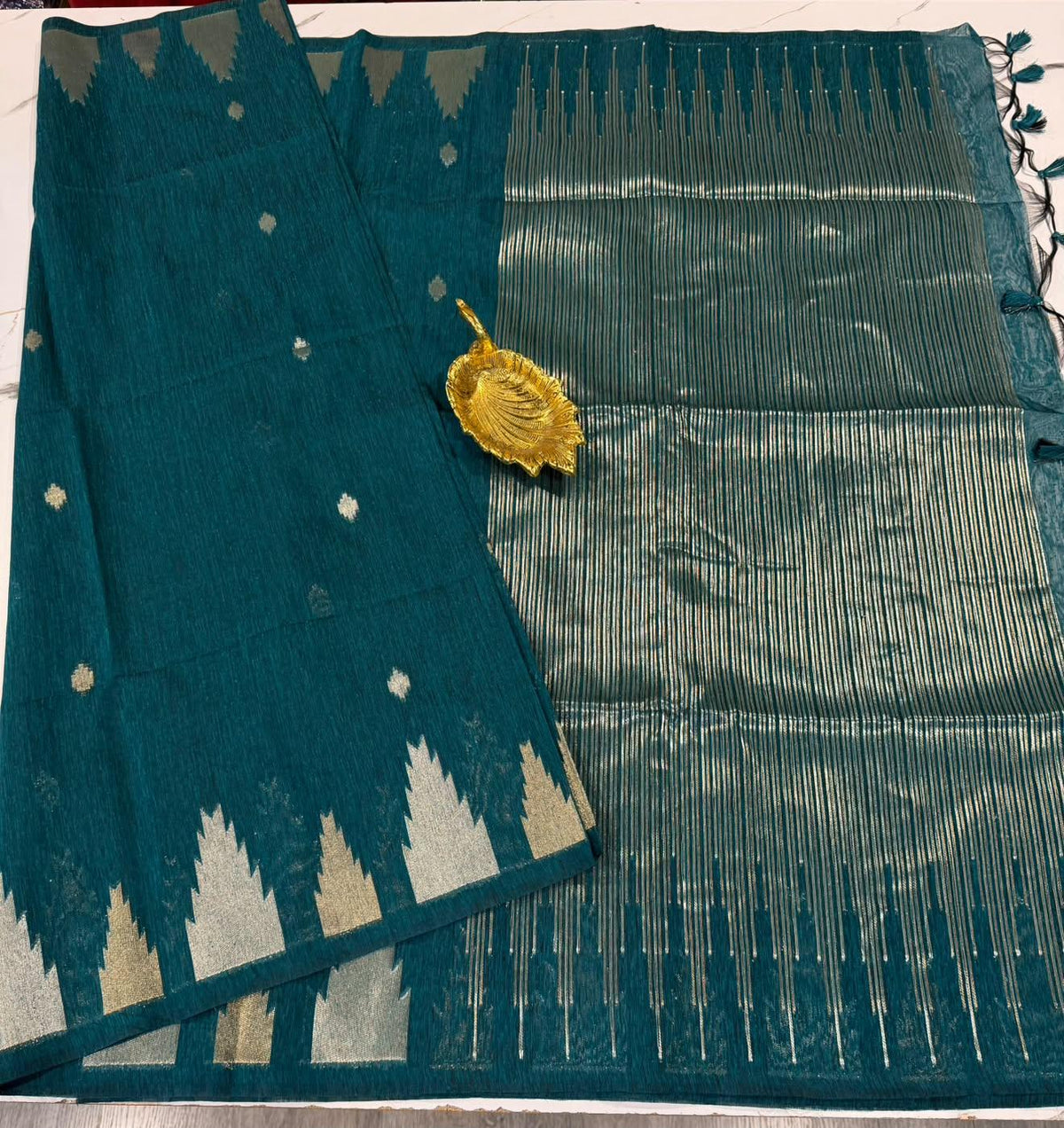 TL-1550 Peacock blue colour Linen jamdani temple saree
