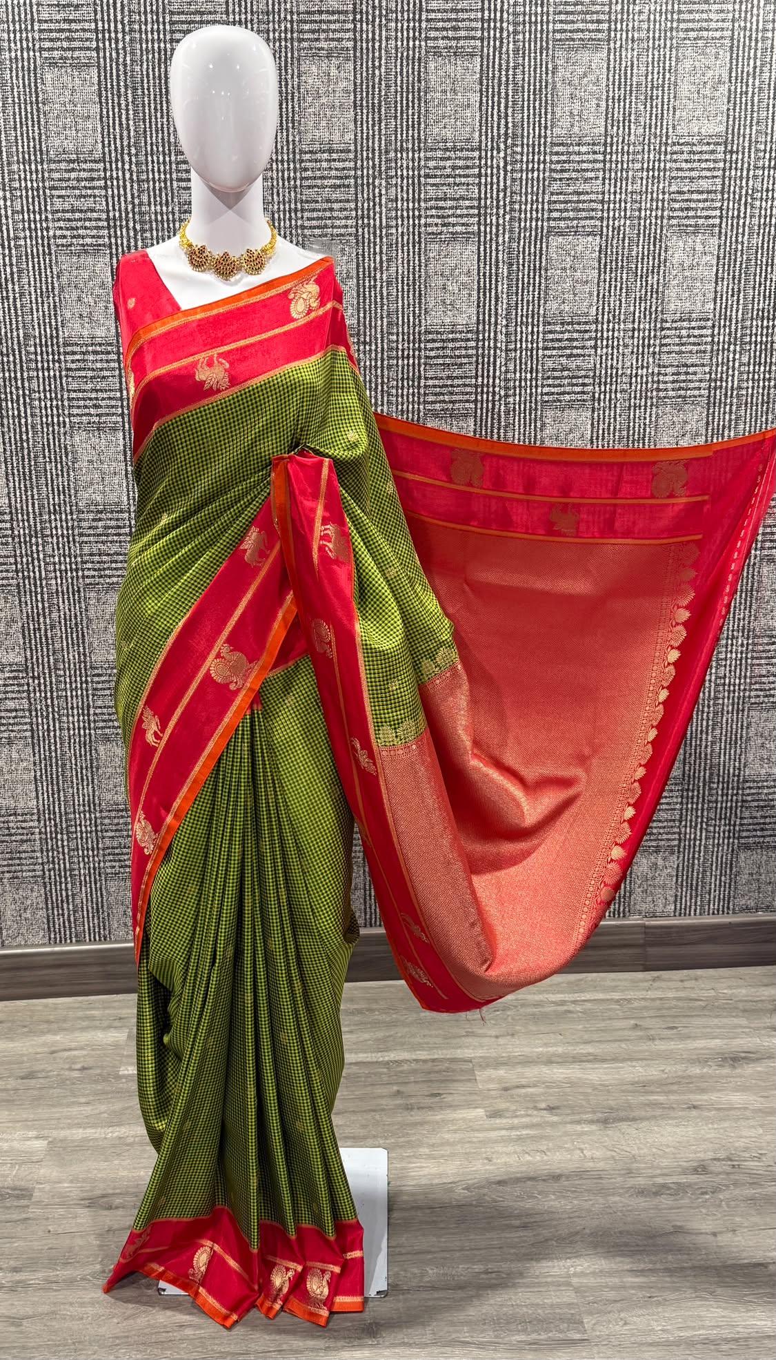 BV-4 Green n light red colour Benaras viscous crepe saree