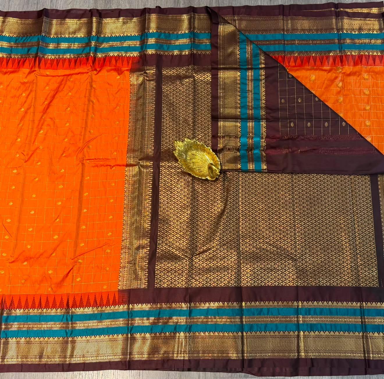 LD-G28 vintage Semi kanchi gadwal orange and  gap boarder with checks