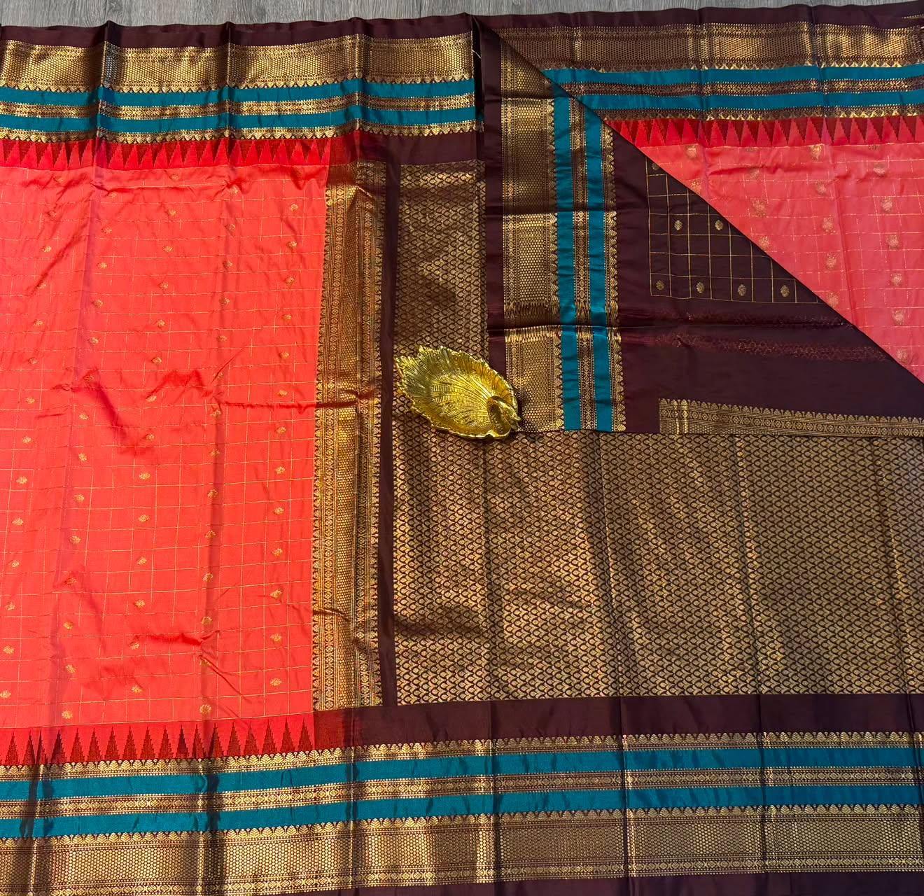 LD-G28 vintage Semi kanchi gadwal peach pink and  gap boarder with checks