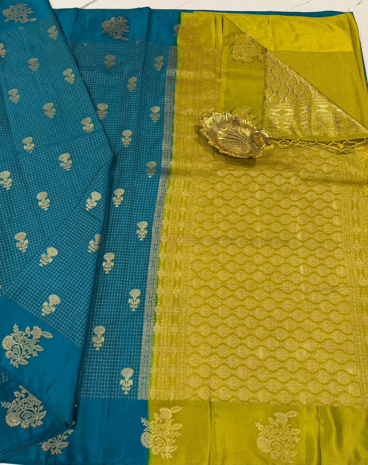 L-2050 Rama Blue nd  Pesara green colour Georgette satin borders saree